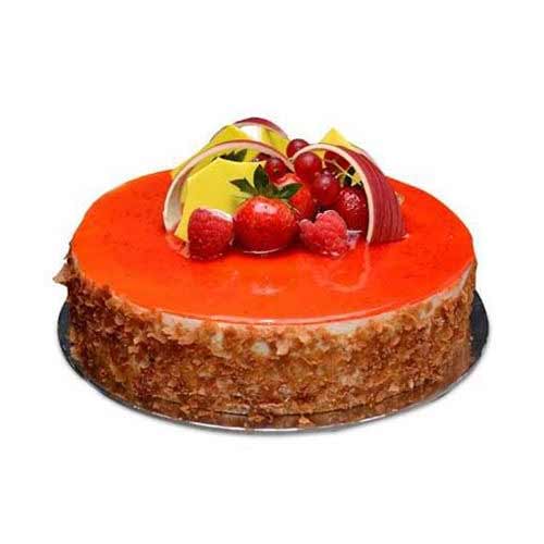 Present this Voluptuous Strawberry Cheese Cake to ......  to Mina jabal ali