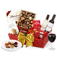 Lovable Gourmet perfection Gift Hamper with Wine