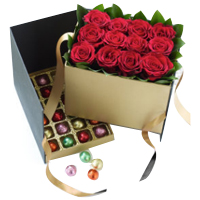 Brightly-Colored Romantic Red Roses in a Box