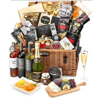 Awe-Inspiring Grande Selection Gift Hamper with Wines