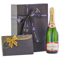 Pamper your loved ones by sending them this Comple......  to Fort William