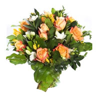 Distinctive Charming Bouquet of Orange Roses