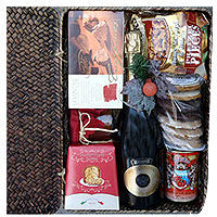 Generous Love on a Platter Gift Hamper