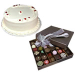 Marvelous Vanilla Sponge Cake with Luscious Chocolates