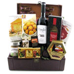 Distinctive Hamper of Merlot and Cheese