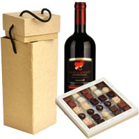 Brilliant Extravagant Arrangement of Wine N Chocolates<br>