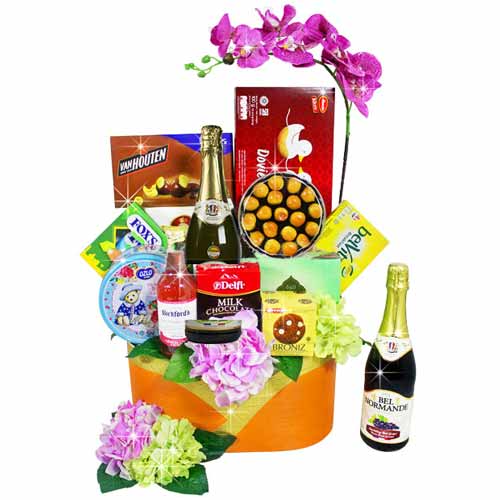 Vibrant Petit Pleasures Winter Gift Hamper