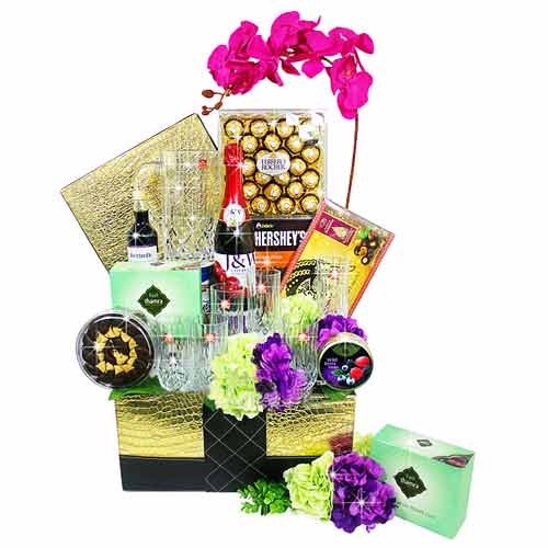 Alluring Delicacy Extravaganza Gift Hamper