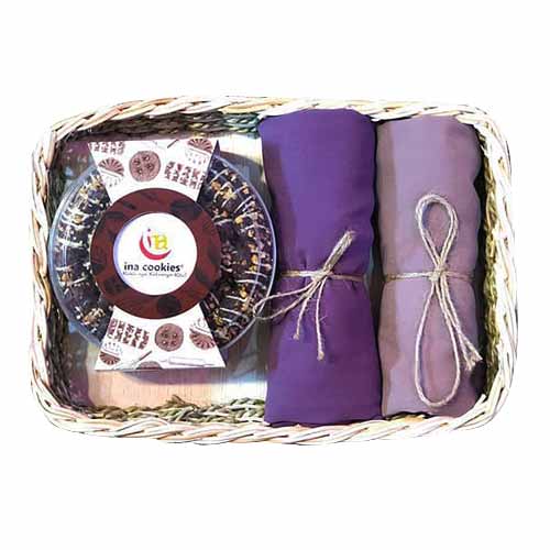 Breathtaking Gift Basket Wonderful Feeling