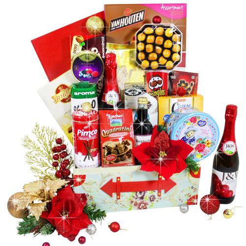 Blended Red Wine N Sweet Gourmet Treat Hamper