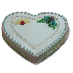 Heart-shaped cake for your lov<br/> All cakes are avilable for Tehran only...