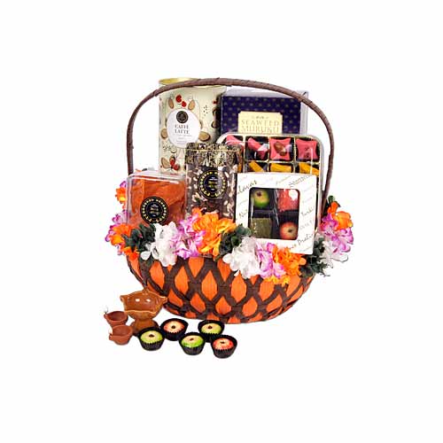 Savory treats in Paraloka weaved basket accessoriz......  to Ayer Hitam