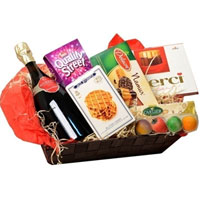 Glamorous Connoisseur Gourmet Champagne Gift Basket