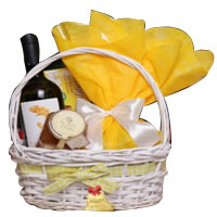 Innovative Burst of Love Wine with Goodies Gift Hamper