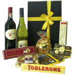 Dynamic Winter Delight Gift Hamper