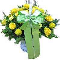 Yellow Roses in  a basket  ......  to mokpo_florists.asp