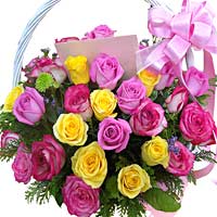 Multi-coloured Roses in a basket  ......  to flowers_delivery_daejeon_southkorea.asp