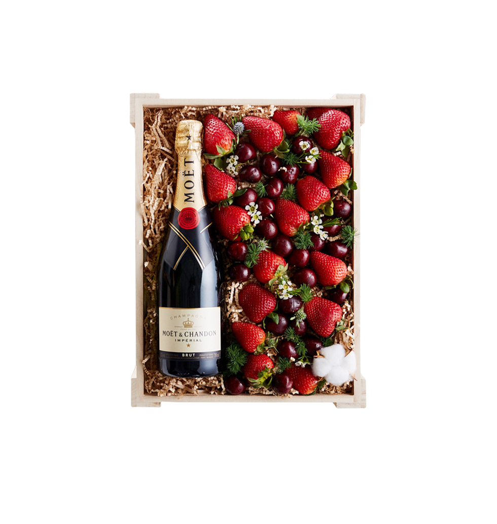 Wine and Berry Hamper