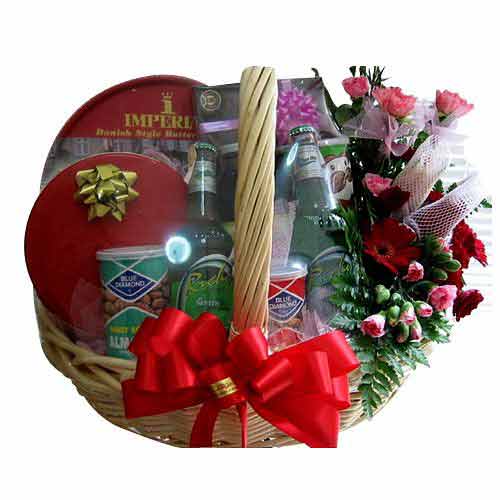 Enjoyable Gift Hamper with Chocolate